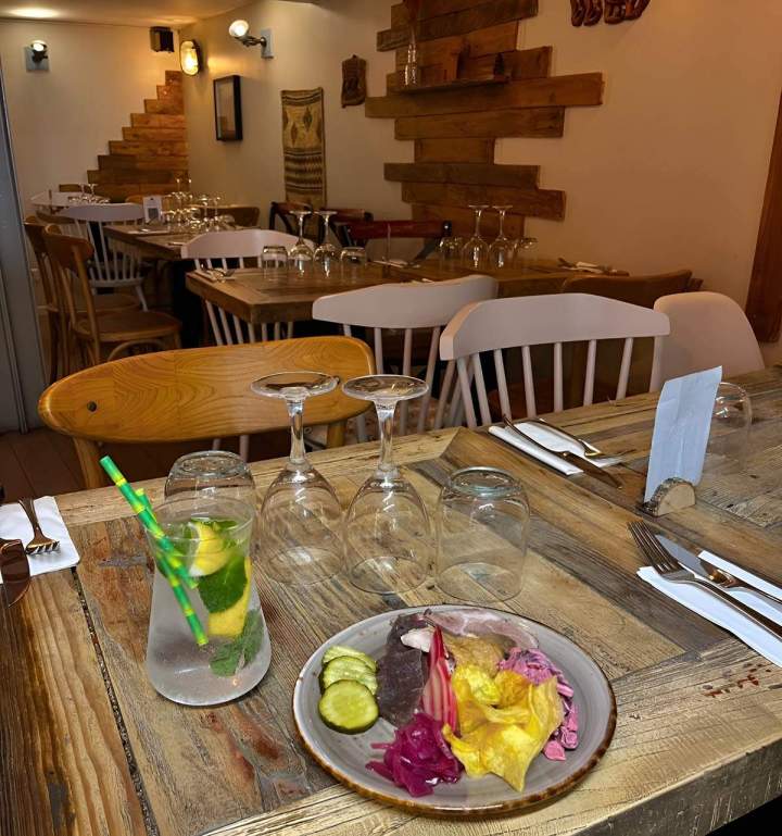 Nous vous aidons à organiser les repas de groupe. 